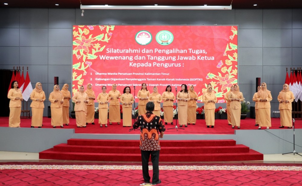 “Jikalau Kau Cinta” Senandung Perpisahan Dengan Ketua DWP Prov Kaltim